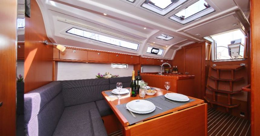 Croatia Pula - Bavaria Yachtbau Bavaria Cruiser 37 - 3 cab.